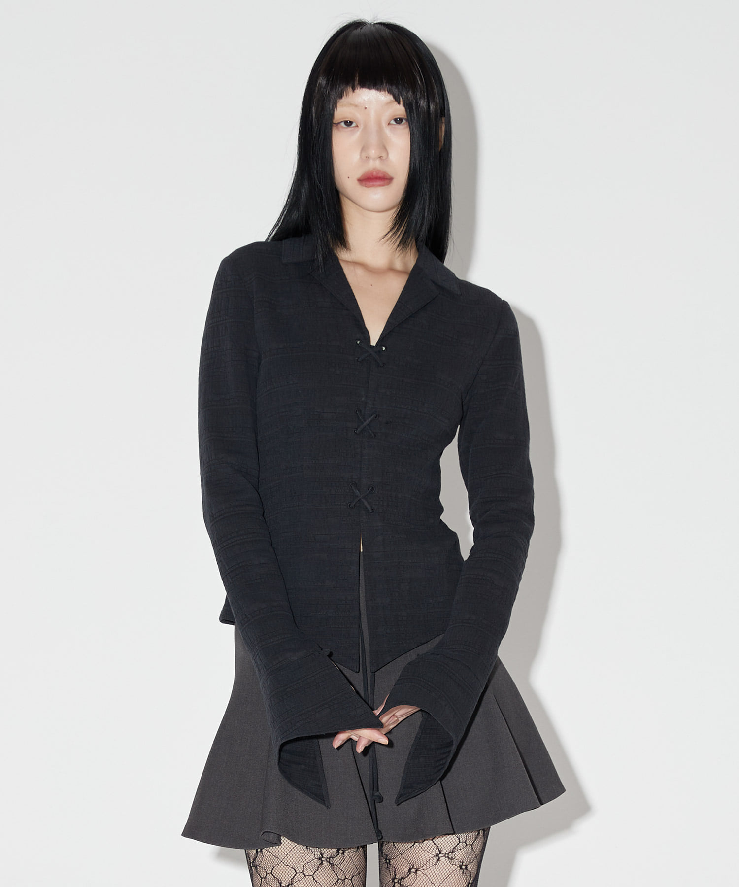 매그놀리아 레이스업 셔츠 [BLACK] 김나영이 착용한 제로플래닛