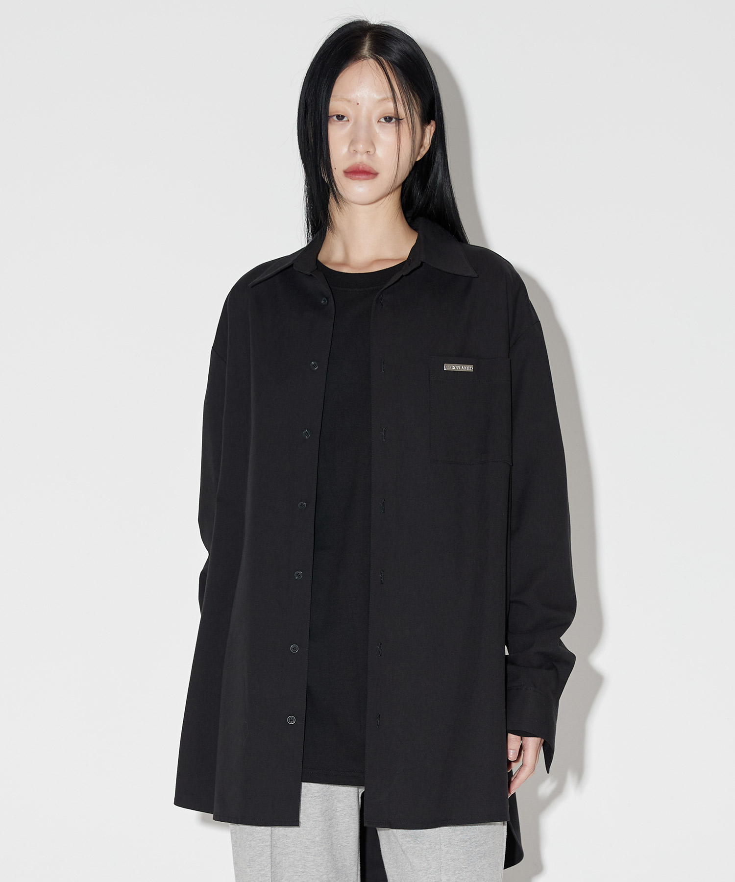 솔리드 오버핏 긴팔 셔츠 [BLACK] 김나영이 착용한 제로플래닛