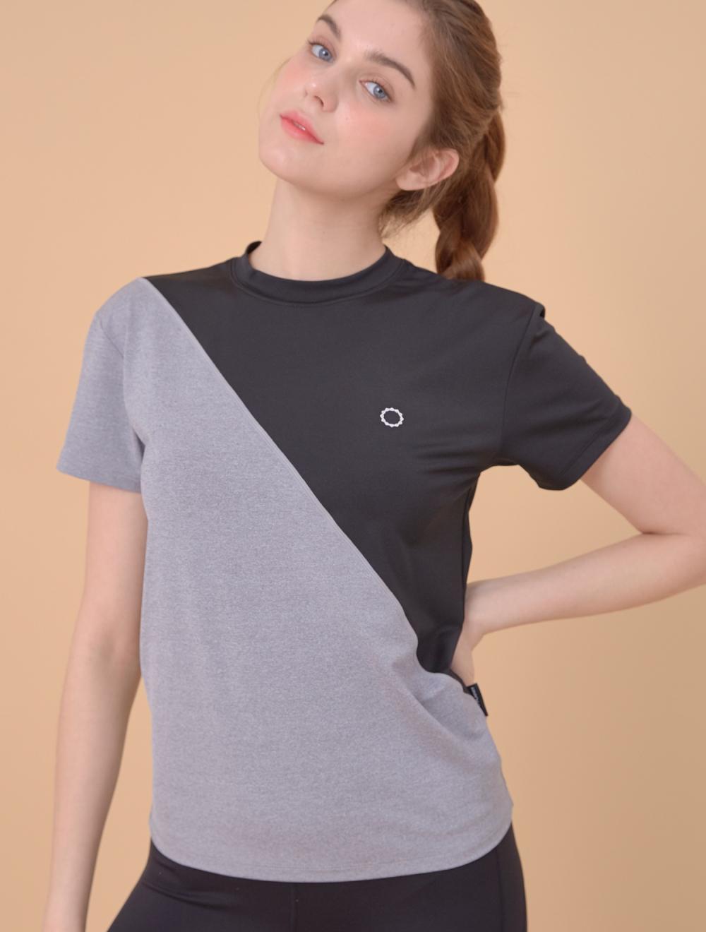컬러 블록 베이직 핏 티셔츠_제트블랙[SBWM4TE301] 김나영이 착용한 제로플래닛